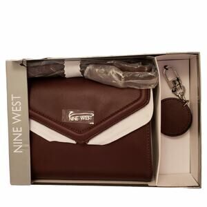 NINE WEST Zane SLG Crossbody Purse Bonus
White /Fawn Logo